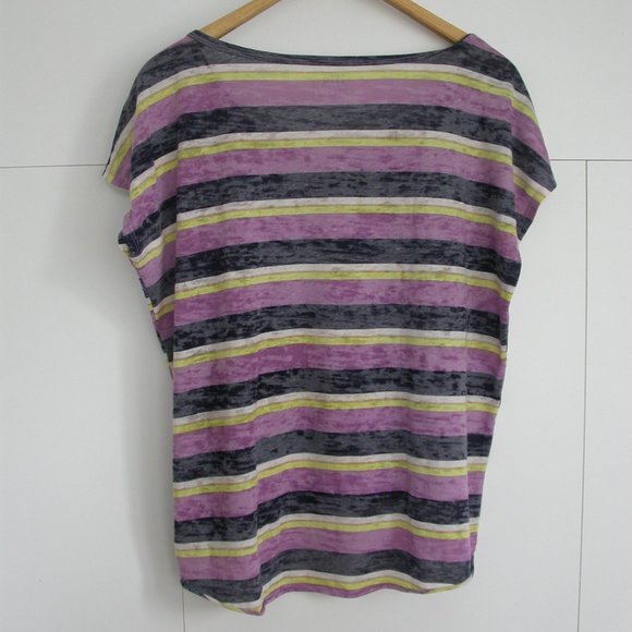 Hi/Low T-shirts - 3 - Picture 14 of 16